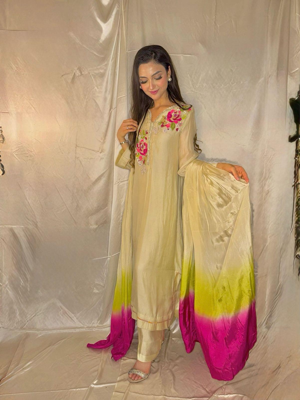 Sunlit - Buttery yellow - Image 2